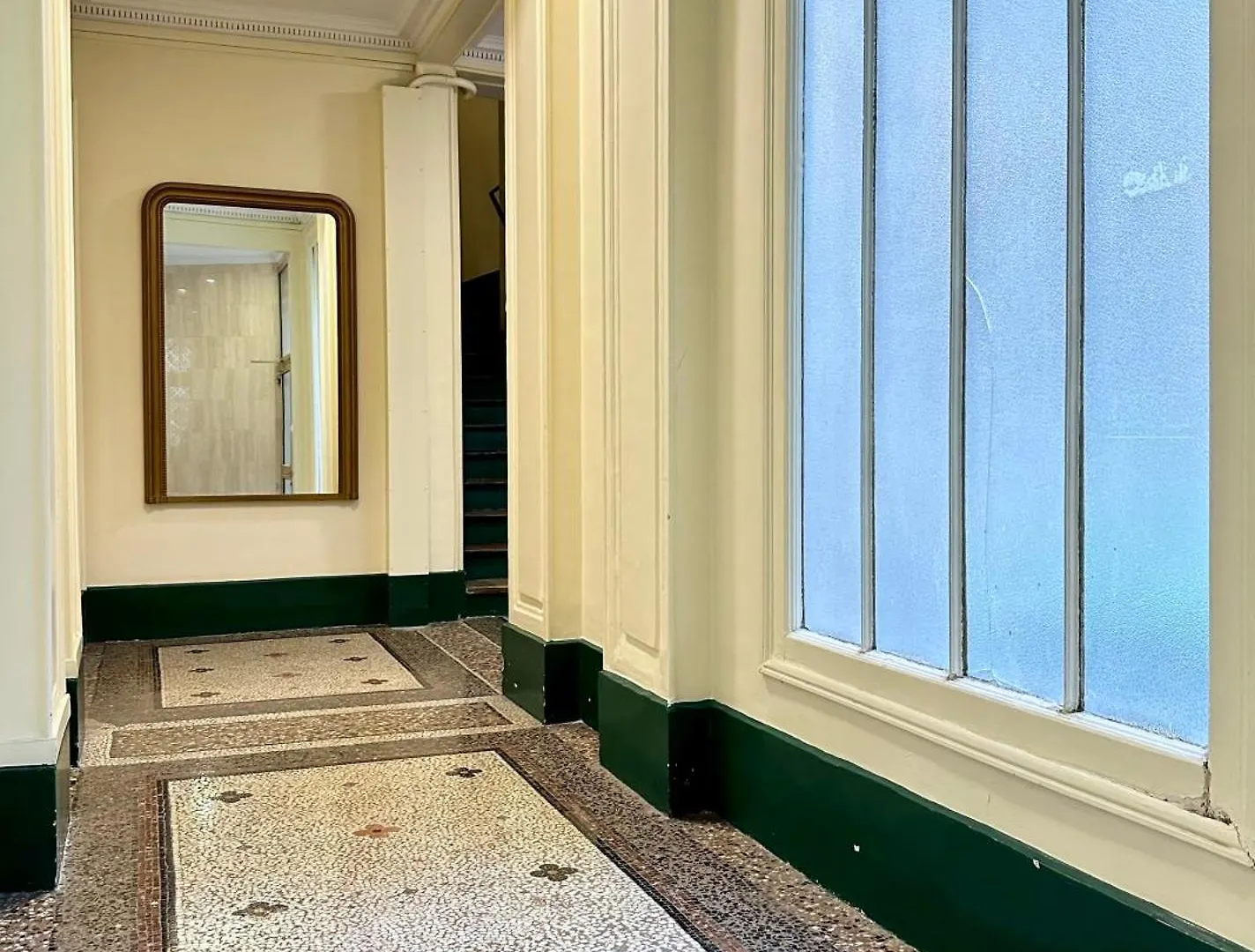 1581 Typical Luxurious Parisian Getaway Apartman Franciaország