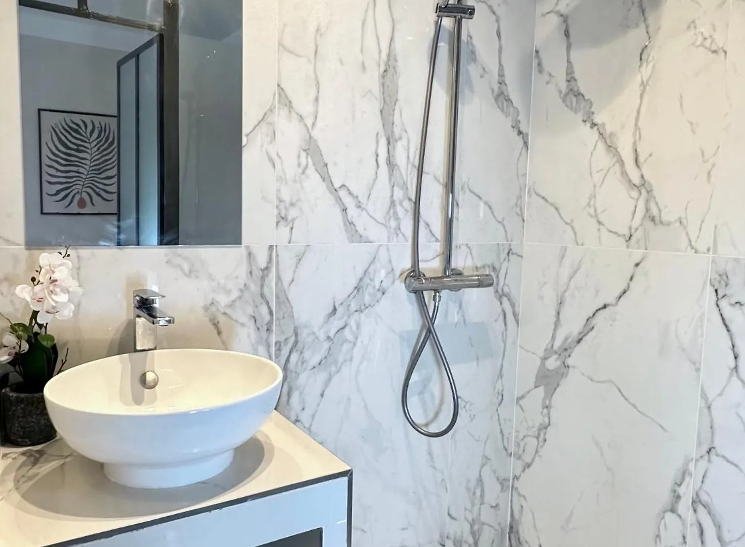 1581 Typical Luxurious Parisian Getaway Apartment France