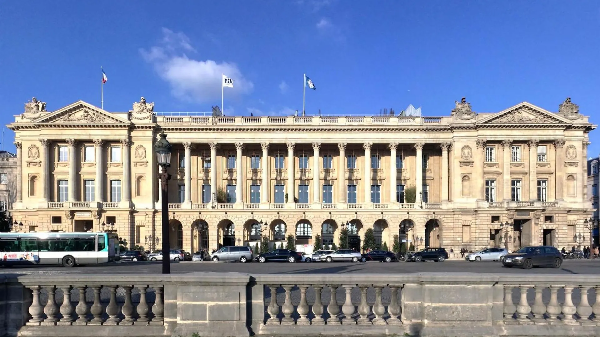 1581 Typical Luxurious Parisian Getaway Apartment 0*, Paris