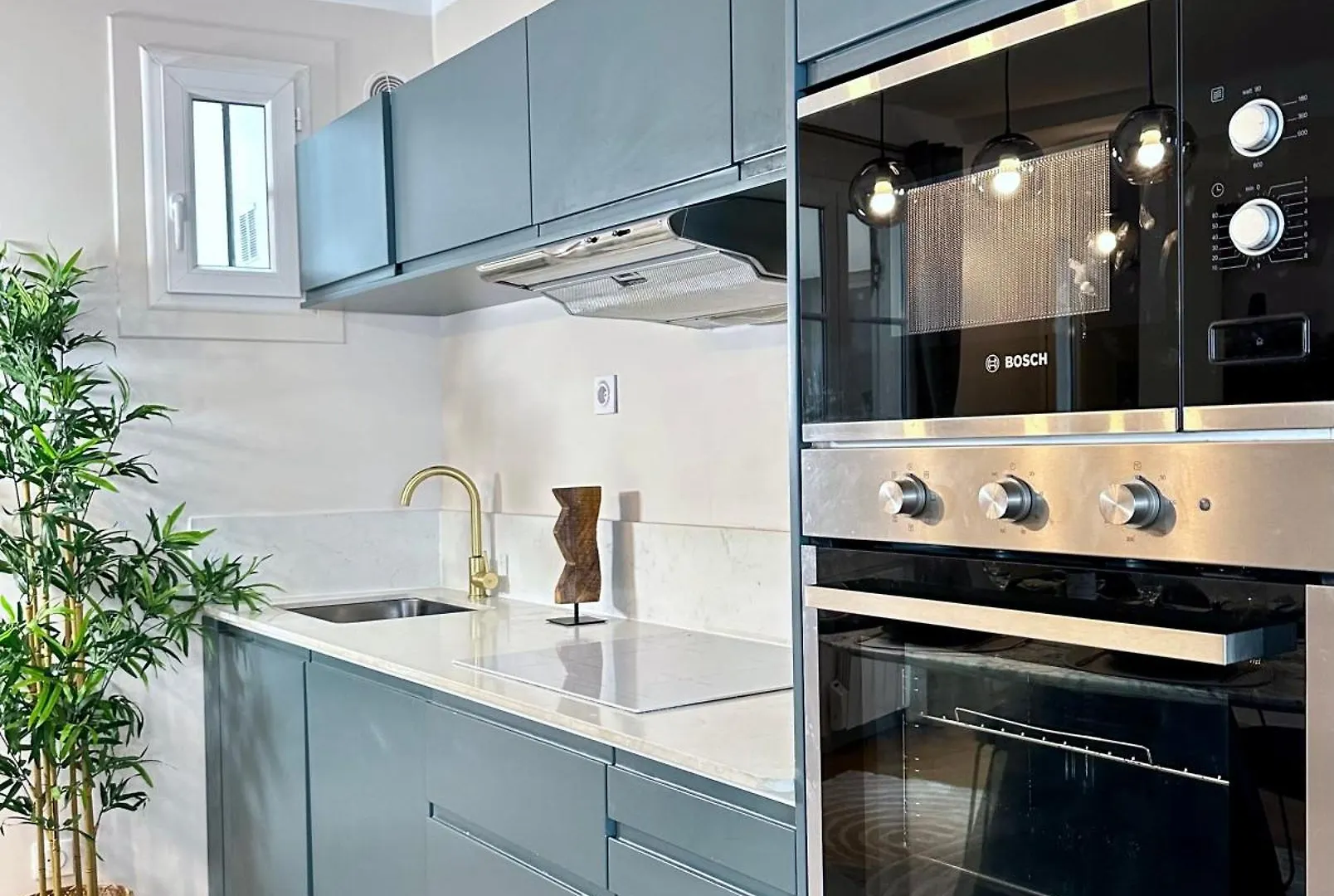 1581 Typical Luxurious Parisian Getaway Apartment 0*, Paris France